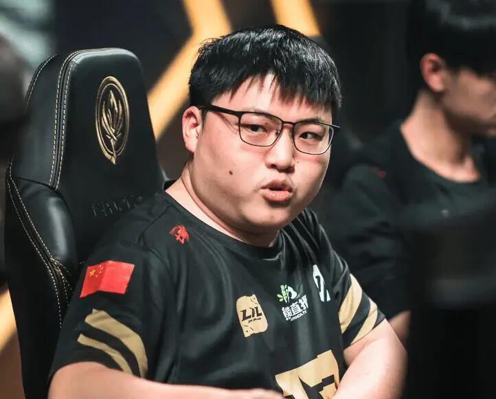 爱游戏官网首页-Uzi连续二十场比赛得分超过表现优异，IG不断突破！比赛高潮迭起的简单介绍