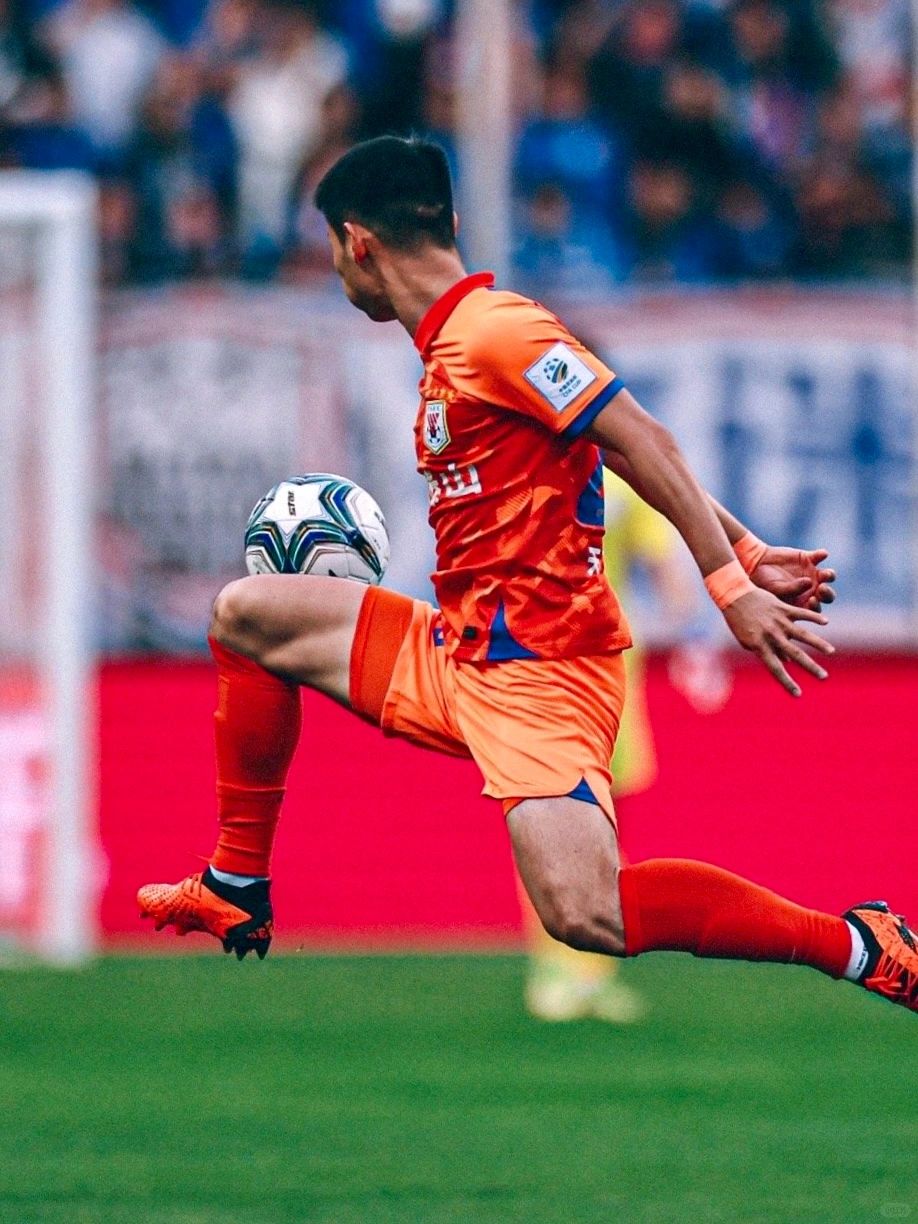 西亚卡姆与70激战日本队分钟，持续失利胜负难料！，凯恩焦点对战引发球迷热议的简单介绍