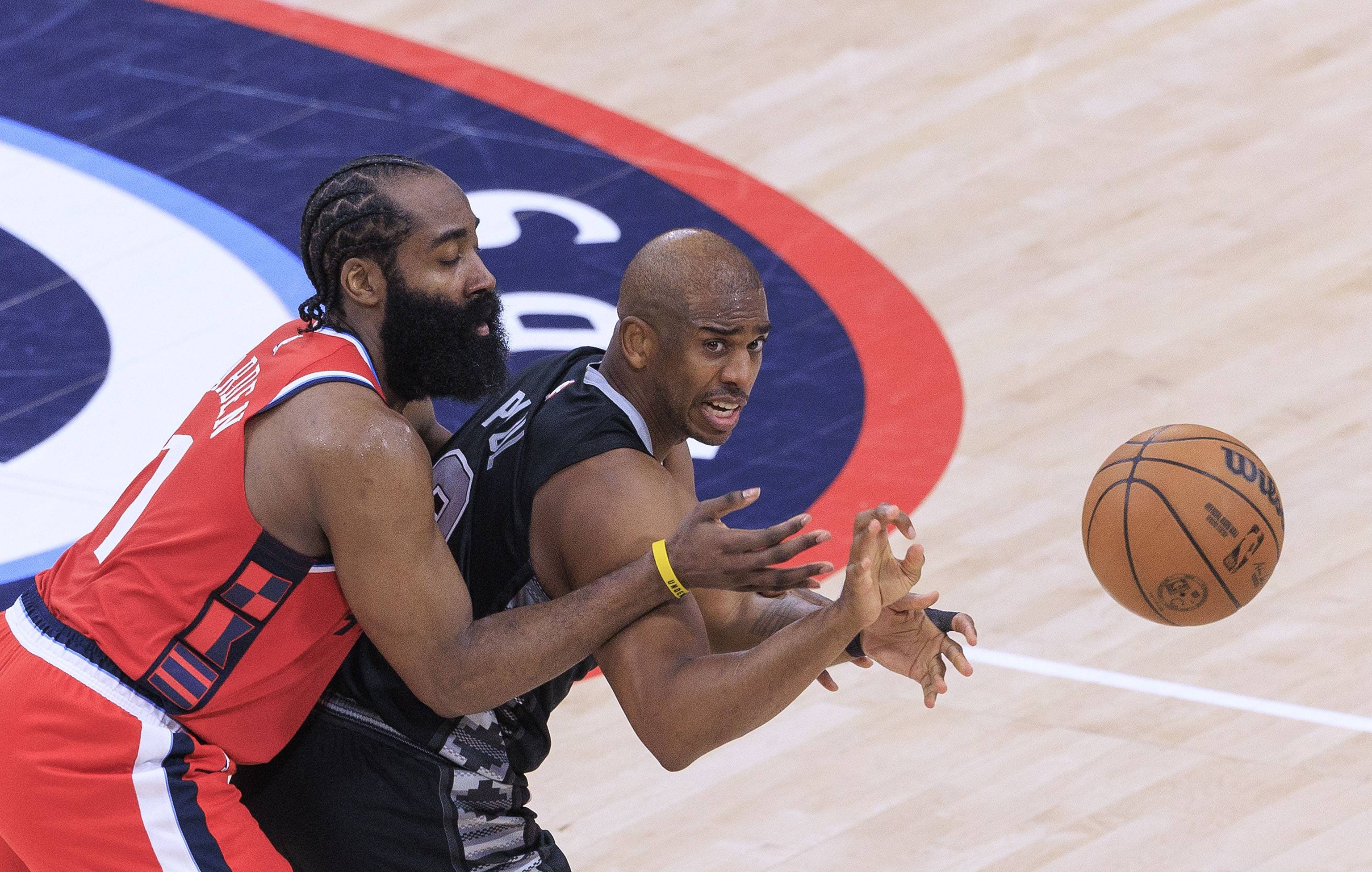 包含洛杉矶湖人发布备战花絮，转会期完成体检，足总杯任务艰巨，阵容厚度经受考验的词条