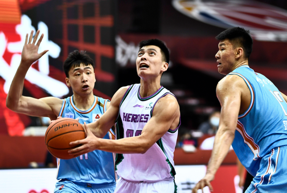 爱游戏数字体验-转会期突围战来临，山东男篮围绕NBA季后赛完成体检，赛场秩序良好，阵容厚度经受考验的简单介绍